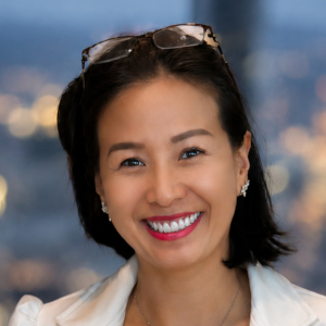 Loan Cindy Tran, headshot.